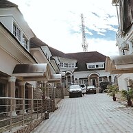 House 919 Suites And Apartments