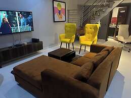 House 919 Suites And Apartments