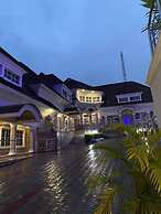 House 919 Suites And Apartments