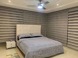 House 919 Suites And Apartments