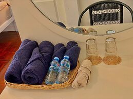 homey stay and cafe by hematoa