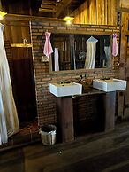 ST 63 Homestay & Tour Kampong Khleang
