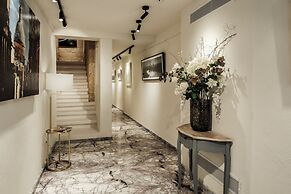 1926 La Galerie Boutique Art Suites