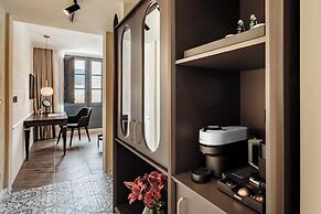 1926 La Galerie Boutique Art Suites