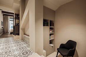 1926 La Galerie Boutique Art Suites