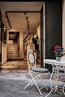 1926 La Galerie Boutique Art Suites