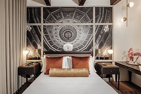 1926 La Galerie Boutique Art Suites