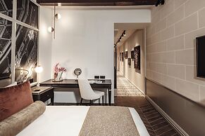 1926 La Galerie Boutique Art Suites