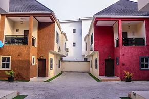 Comforts Court And Apartment