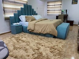 Comforts Court And Apartment