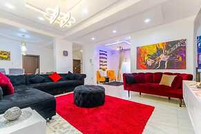 Comforts Court And Apartment