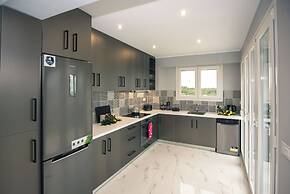 Gigi Star Luxury ApartVilla with Pool, Sea View