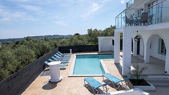Gigi Star Luxury ApartVilla with Pool, Sea View