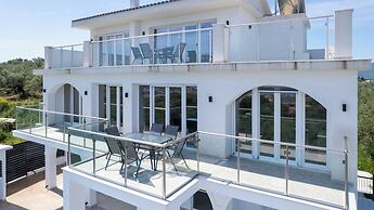 Gigi Star Luxury ApartVilla with Pool, Sea View