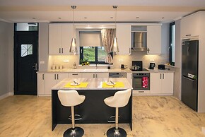 Gigi Star Luxury ApartVilla with Pool, Sea View