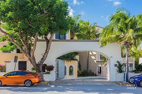 Deluxe Suites at Villas Tropical