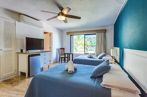 Deluxe Suites at Villas Tropical