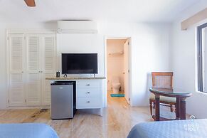 Deluxe Suites at Villas Tropical