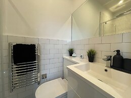 Stylish City Center 2 BR Retreat