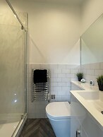 Stylish City Center 2 BR Retreat