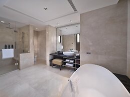 Hilton Harbin Exhibition Center