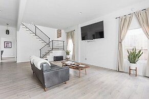 Entire Home in Fountain Square