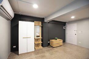 185 @ Surawong Hotel