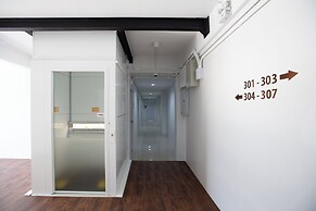 185 @ Surawong Hotel