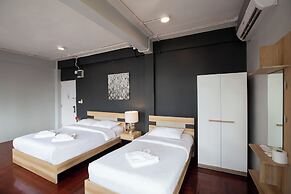 185 @ Surawong Hotel