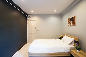 185 @ Surawong Hotel