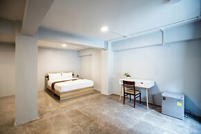 185 @ Surawong Hotel