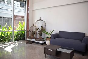 185 @ Surawong Hotel