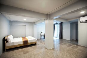 185 @ Surawong Hotel