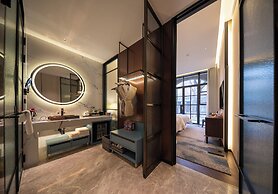 SECLUSION TANG
