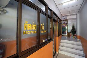 D-haus Ngamwongwan Residence