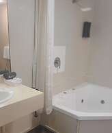 Fountain Court Motel