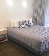 Fountain Court Motel