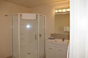 Fountain Court Motel