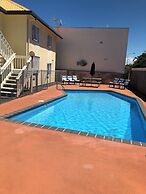 Fountain Court Motel