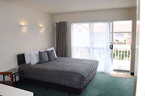 Fountain Court Motel