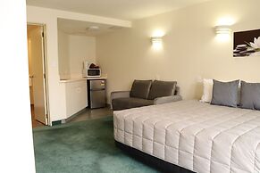 Fountain Court Motel