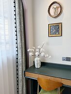 Vishan Garden Trendy Hostel
