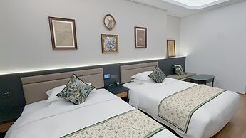 Vishan Garden Trendy Hostel