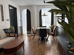 Vishan Garden Trendy Hostel