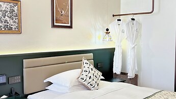 Vishan Garden Trendy Hostel