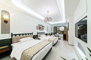 Vishan Garden Trendy Hostel