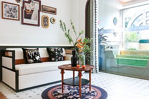 Vishan Garden Trendy Hostel