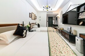 Vishan Garden Trendy Hostel