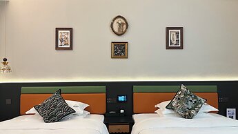 Vishan Garden Trendy Hostel