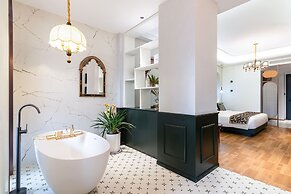 Vishan Garden Trendy Hostel